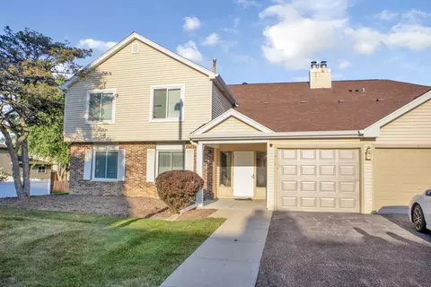 7020 Sussex Ct #203, Woodridge, IL 60517
