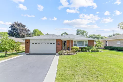 909 S We Go Trl, Mount Prospect, IL 60056