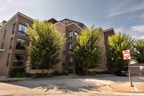 1203 W Superior St #3C, Chicago, IL 60642
