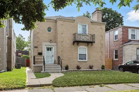 7723 S Paxton Ave, Chicago, IL 60649