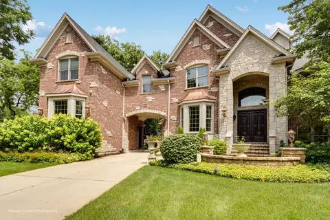 616 Driftwood Ct, Naperville, IL 60540