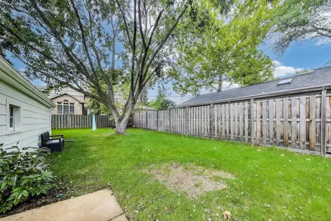 Exterior - 240 Parkview Rd, Glenview, IL 60025 photo 2 of 2