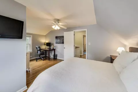 Bedroom - 240 Parkview Rd, Glenview, IL 60025 photo 4 of 5