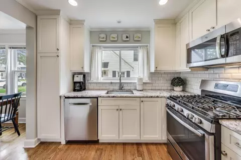 Kitchen - 240 Parkview Rd, Glenview, IL 60025 photo 2 of 3