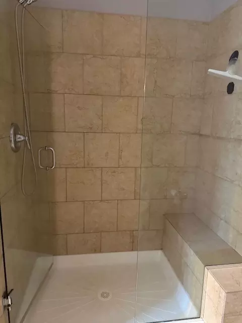 Bath - 275 E Railroad Ave #301, Bartlett, IL 60103 photo 3 of 4