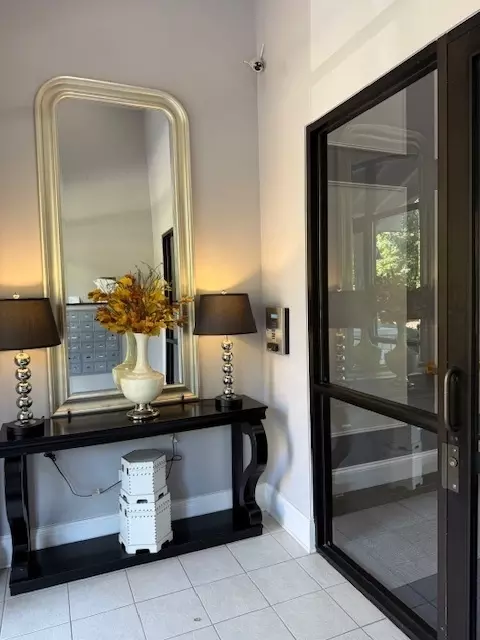 Entry Way - 275 E Railroad Ave #301, Bartlett, IL 60103 photo 1 of 1