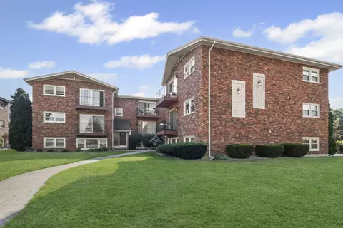 5631 6th Ave #1C, Countryside, IL 60525