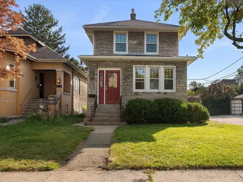 1212 N Harvey Ave, Oak Park, IL 60302