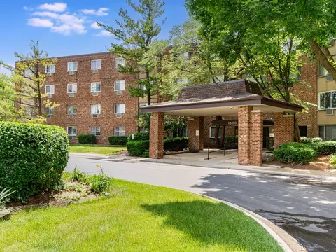 1500 Robin Cir #410, Hoffman Estates, IL 60169