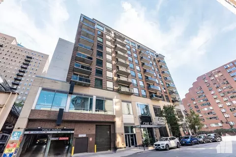 1 E 8th St #511, Chicago, IL 60605