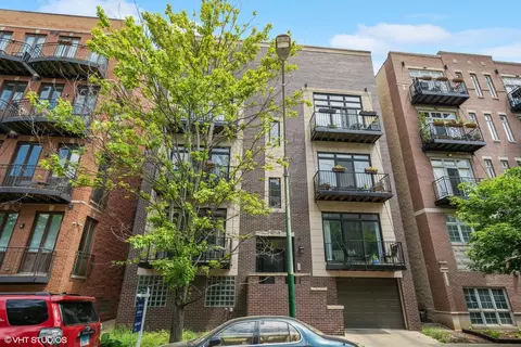 1877 N Winnebago Ave #2E, Chicago, IL 60647
