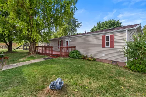 231 Apple Tree Dr, Urbana, IL 61802