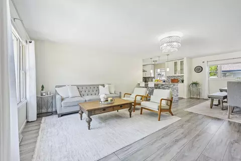 998 Willson Dr, Des Plaines, IL 60016 photo 9
