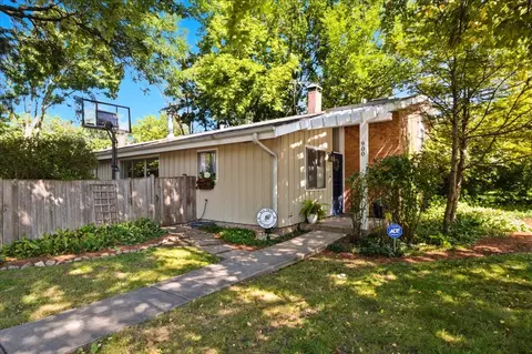 900 Cambridge Ln, Wilmette, IL 60091