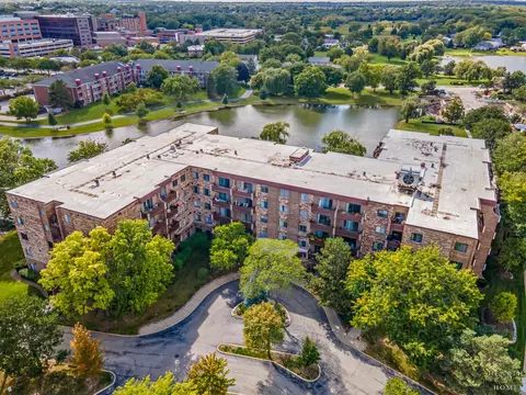 700 Wellington Ave #406, Elk Grove Village, IL 60007