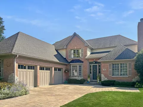 1315 Evergreen Ct, Glenview, IL 60025