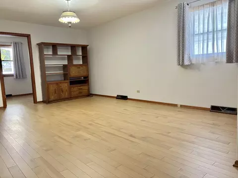 Living - 1409 Catherine St, Ottawa, IL 61350 photo 3 of 3