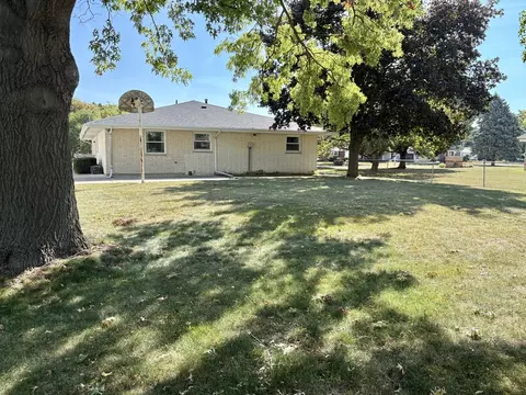Exterior - 1409 Catherine St, Ottawa, IL 61350 photo 2 of 4