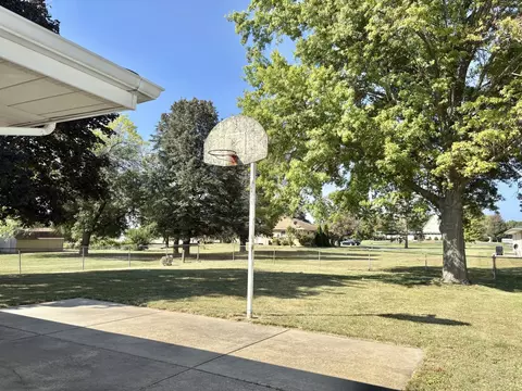 Exterior - 1409 Catherine St, Ottawa, IL 61350 photo 4 of 4