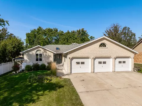 217 Aspen Dr, New Lenox, IL 60451