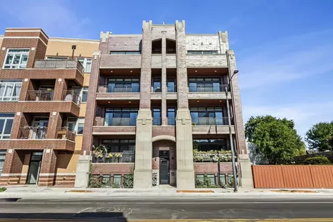 5061 N Lincoln Ave #201, Chicago, IL 60625