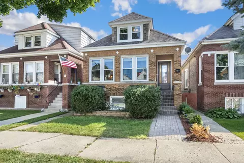 4541 W Deming Pl, Chicago, IL 60639
