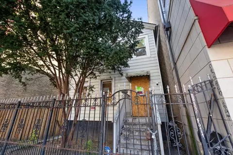 1921 W Chicago Ave, Chicago, IL 60622