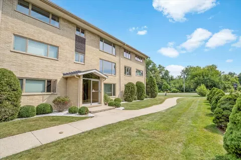 7330 Ogden Ave #3, Riverside, IL 60546