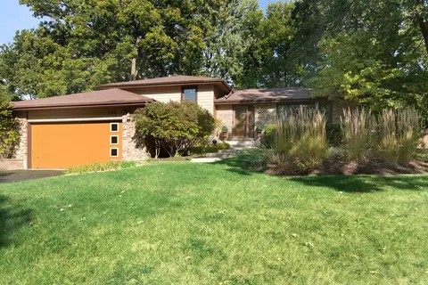 356 Kim Trl, Lake Zurich, IL 60047
