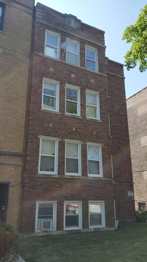 6342 N Artesian Ave #1B, Chicago, IL 60659