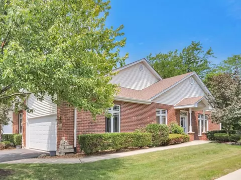 10754 Canterbury Dr, Mokena, IL 60448