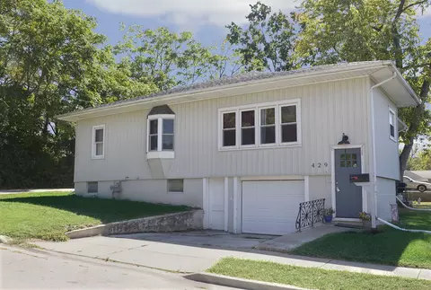 429 E 1st St, Oglesby, IL 61348