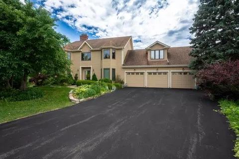 25047 W Palmer Ct, Antioch, IL 60002