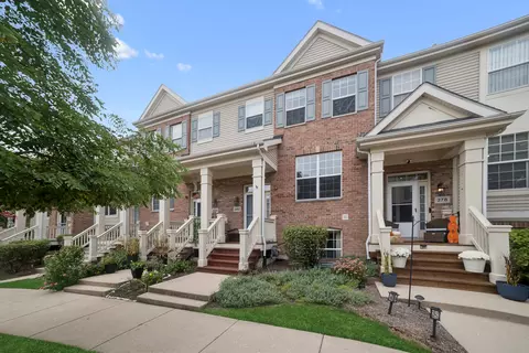 382 Broadmoor Ln, Bartlett, IL 60103
