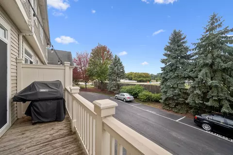 Exterior - 382 Broadmoor Ln, Bartlett, IL 60103 photo 2 of 3