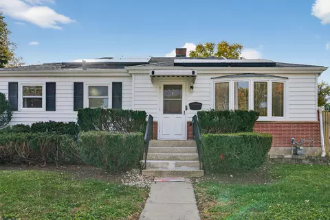 288 N Lincoln Ave, Mundelein, IL 60060