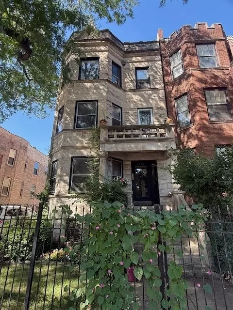 1922 N Humboldt Blvd, Chicago, IL 60647