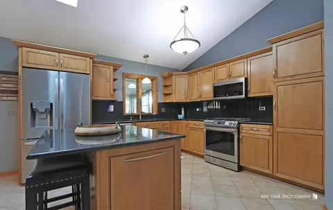 Kitchen - 5006 Hickory Way, Johnsburg, IL 60051 photo 3 of 5