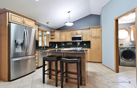 Kitchen - 5006 Hickory Way, Johnsburg, IL 60051 photo 2 of 5