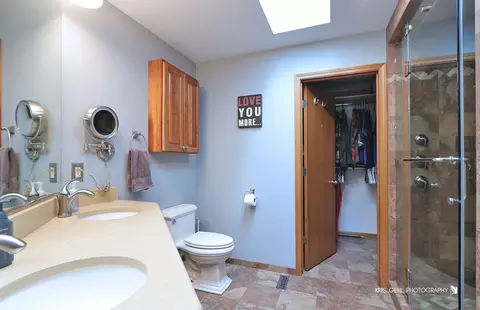 Bath - 5006 Hickory Way, Johnsburg, IL 60051 photo 1 of 4