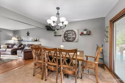 315 Bragg Ct, Bartlett, IL 60103 photo 8
