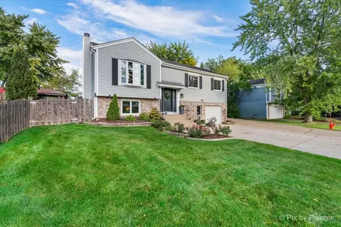 315 Bragg Ct, Bartlett, IL 60103 photo 2