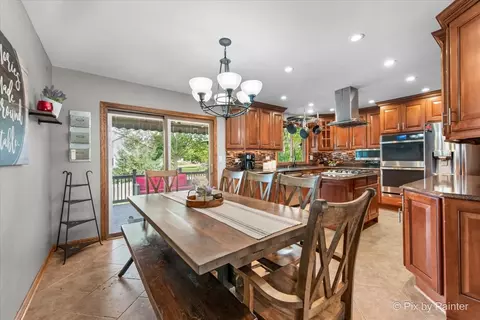 315 Bragg Ct, Bartlett, IL 60103 photo 7