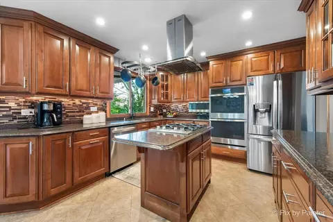 315 Bragg Ct, Bartlett, IL 60103 photo 10