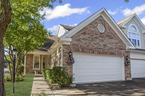 807 Fairmont Ct, Des Plaines, IL 60018