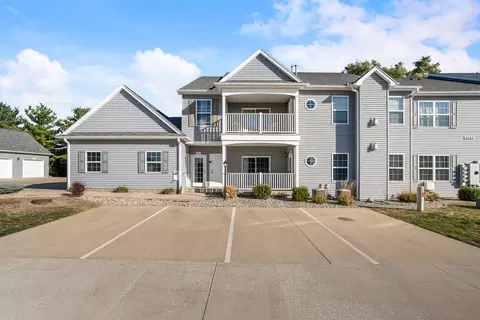 3048 E Stillwater Lndg #101, Urbana, IL 61802