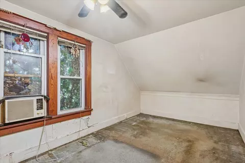 Bedroom - 431 E Liberty Dr, Wheaton, IL 60187 photo 2 of 2