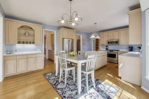 26 W237 Pinehurst Dr, Winfield, IL 60190 photo 9