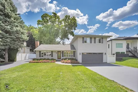 17 W141 Monterey Ave, Oakbrook Terrace, IL 60181