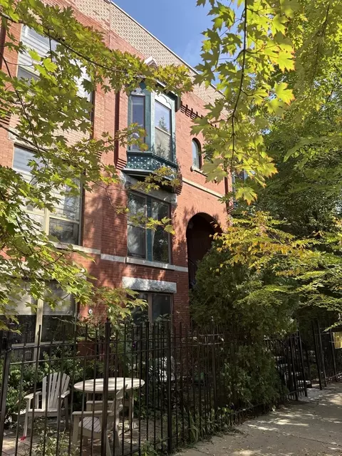 2138 W Ohio St #3, Chicago, IL 60612